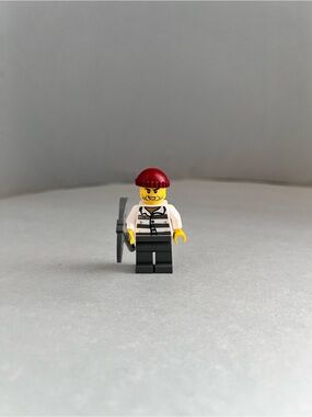 LEGO Juniors Jail Prisoner Minifigure